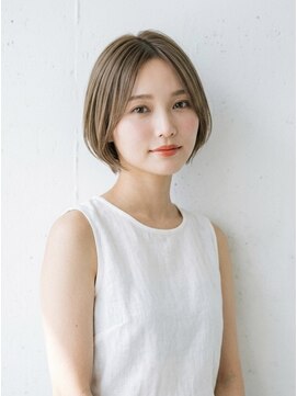 ブロック(BLOCK) 透明感×オリーブグレージュの抜け感ミニボブ