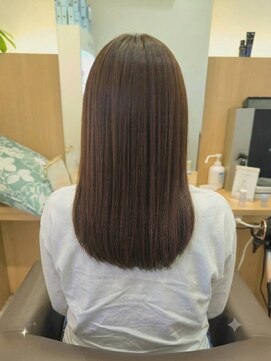 ウイバイファースト(u'i by first) 毛先までなめらかにまとまるロングスタイル