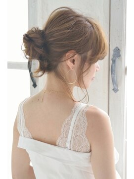 グランアージュ 池袋東口店(grandage) 低めシニヨン大人カジュアルアレンジ　池袋駅