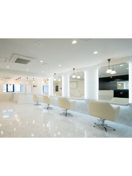 2人のスタイリストで営業☆アットホームな雰囲気も◎居心地のいい店内でゆっくりとしたサロンTimeを♪