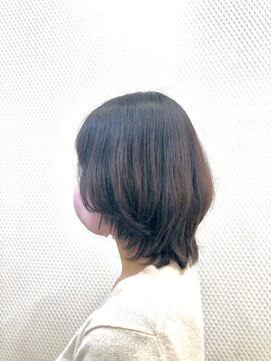 クオリス 上福岡店(QUALIS) ひし形スタイル/くびれヘア/前上がり/ウルフレイヤー/ミディアム