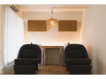 【2F】白と木と、ラタン。リラックスムードなリゾート空間。