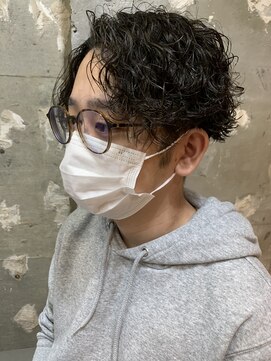 アカ(ACA) 波巻きツイストスパイラルパーマメンズ 大通札幌センターパート