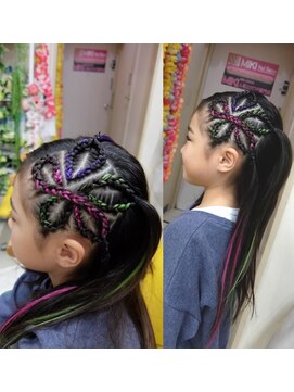 エクステ専門店ミキ 横浜店(MIKI) キッズコーンロウ花★+追加カラーエクステ★キッズダンスヘア★