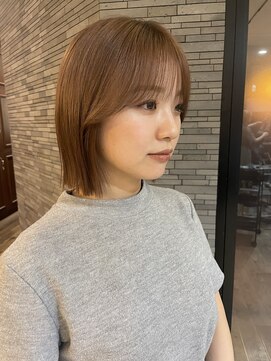 ミラ(MIRA) 切りっぱなしボブぱつっとボブベージュカラー秋カラー