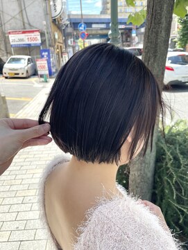 アンビエンテ(ambiente) ぱつっと切りっぱなしボブ【坂根】