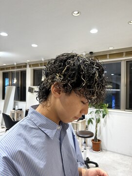 アイトーキョー 横浜(AI TOKYO) 波巻き/ハイライト/マッシュパーマ/ウルフ[横浜駅]