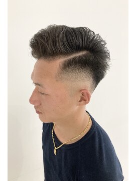 ブリリオ(BRILLIO) メンズフェードスタイル（ラインあり）