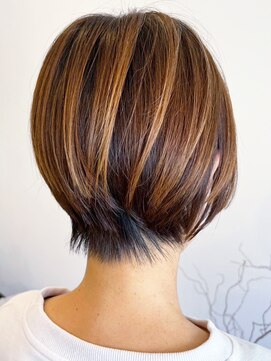 レポヘアー(Repos hair) 20代30代40代ハイライトブラウンベージュ立体感ショートボブ