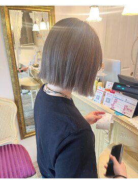 ティアナ(Tiana) ミルクグレージュ