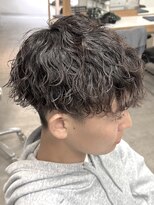 バイフィフス 原宿/表参道(by fifth)&nbsp;韓国風センターパートウルフマッシュ波巻きスパイラルパーマ黒髪