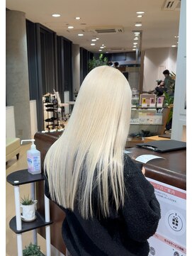 ヘアサロン アウラ(hair salon aura) ホワイトブロンドカラー ホワイトカラー ブロンドカラー