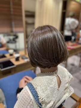 エミュー 大船店(emue) イメチェン/ホワイトブロンド/ショートボブ/美髪/大船