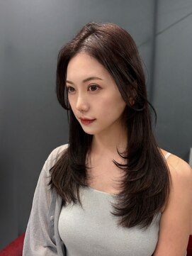 ルース(RUTH) 顔まわりカット レイヤーカット セミロング 透明感カラー
