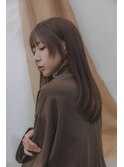 綺麗にまとまる艶髪ロング