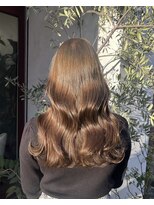アン(Hair make un)&nbsp;〈角田満帆〉オリーブブラウン