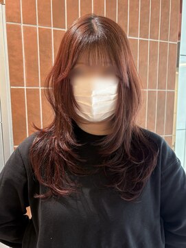 ヘアーアンドメイク ビス(HAIR&MAKE bis) カットで見せる韓国スタイル 【ココネ】