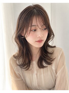 ラベストオイケ(LOVEST OIKE) ベージュブラウン×くびれミディ  20代