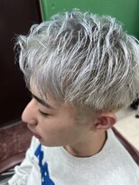 ヘアサロンナンバーワンクラブ上和田本店&nbsp;ホワイト