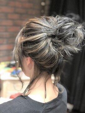 モードケイズ 本厚木(MODE K's) お団子カジュアルヘアアレンジ