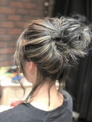 お団子カジュアルヘアアレンジ