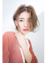 ネオリーブ クーロ(Neolive curro) 大人女性向け♪老けないセンターパートのカジュアルボブ