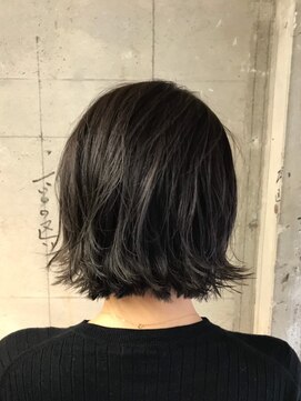 オッソ(OSSO) グレーハイライト_毛先パーマことりベージュ