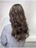 《アンククロス柴田》アッシュベージュに馴染むシールエクステ