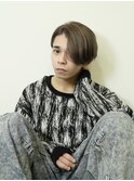中性センターパート耳かけスタイル