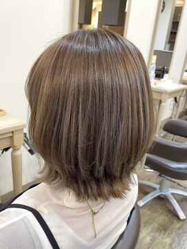 アルターリール(aL ter Rire) ホワイトブロンド/外ハネボブ/美髪/ワイドバング[鎌取］中村