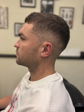 スカイマスターバーバー 渋谷(SKY MASTER BARBER) ミドルスキンフェード<理容室>【床屋/フェード/メンズカット】