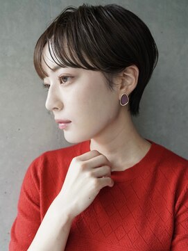 カライング(ing) 大人可愛い20代30代40代黒髪前下がりひし形小顔ボブ丸みショート