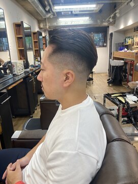 メゾンフォーメン 心斎橋店(Maison for men) 七.三オールバックスキンフェードスタイル