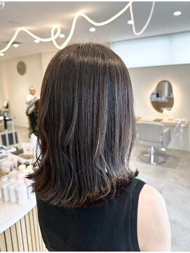 ルーチェココ ブラン(Lu'ce coco blanc) くびれヘアシアーベールセミディ