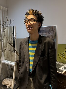 ヘアーアイストゥーレ(HAIR ICI TRE) スパイキーショート　ポイントブリーチ