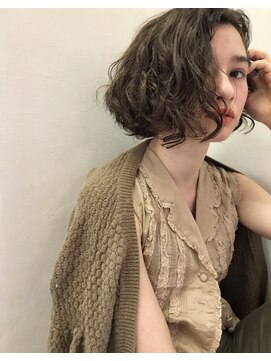 キサイ バズ(kisai BUZZ) オリーブカラーで透明感！くせ毛ウェットスタイリング