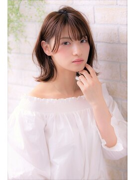 ソア 武蔵小杉(SOAR) 大人ガーリーフェザーバングピンクベージュくせ毛カットボブルフ