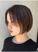 チョコレートカラー　ショートボブ　センターパート