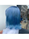 薄めブルーヘア