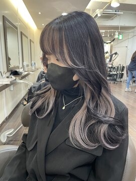 ヘアーアンドメイク ビス(HAIR&MAKE bis) 韓国巻き/イヤリングカラー/ホワイト【井澤彩】