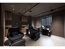 エレノア 錦糸町(Eleanor)の雰囲気（仕切りあるシャンプー台で至福のひと時を…♪）