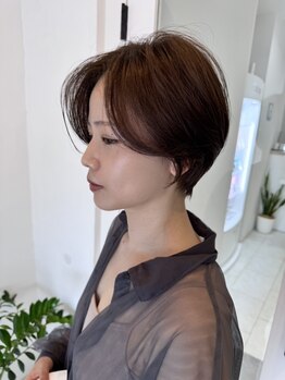 ヤエ(yae)の写真/計算されたフォルム設計で、“カットの持ち”と“再現性”に差が出る。