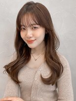 アグノス 青山(Agnos)&nbsp;大人ガーリーダークアッシュミディアムレイヤーカット 小顔