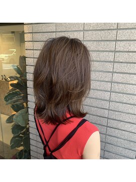 オーク あざみ野(OAK) レイヤーミディアム 外ハネ 簡単スタイリング【OAKあざみ野】