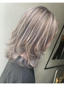 ジーナ(XENA) ハイグレージュハイライト【XENA Daisuke】