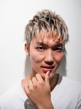 クロムトウキョウ ザ バーバー 新宿本店(CHROM TOKYO the Barber) ハイトーンショートレイヤー