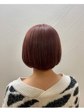 エアービジュー(Air Bijou) カシスピンク/ミニボブハイトーンカラーツヤ髪スタイル