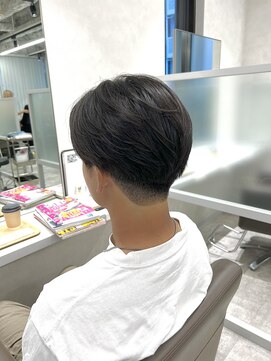 キートス(Kiitos) バックシルエットが綺麗なセンターパート