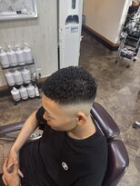 ストローヘアー(STRAW hair) バズニグロ濡れパンアイロンパーマパンチパーマスキンフェード