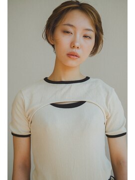 ヤー(YA) ハイライト シンプルボブ